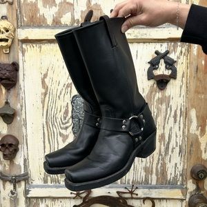 Insane brand new Frye boots